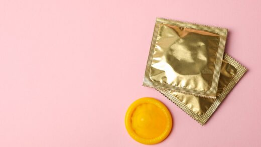 jak założyć prezerwatywę