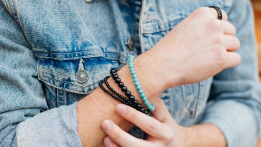 Bransoletki męskie na sznurku