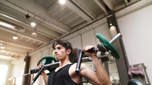 Mężczyzna na siłowni