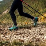 Buty trekkingowe na weekendowe wędrówki. Jak dobrać model do terenu?